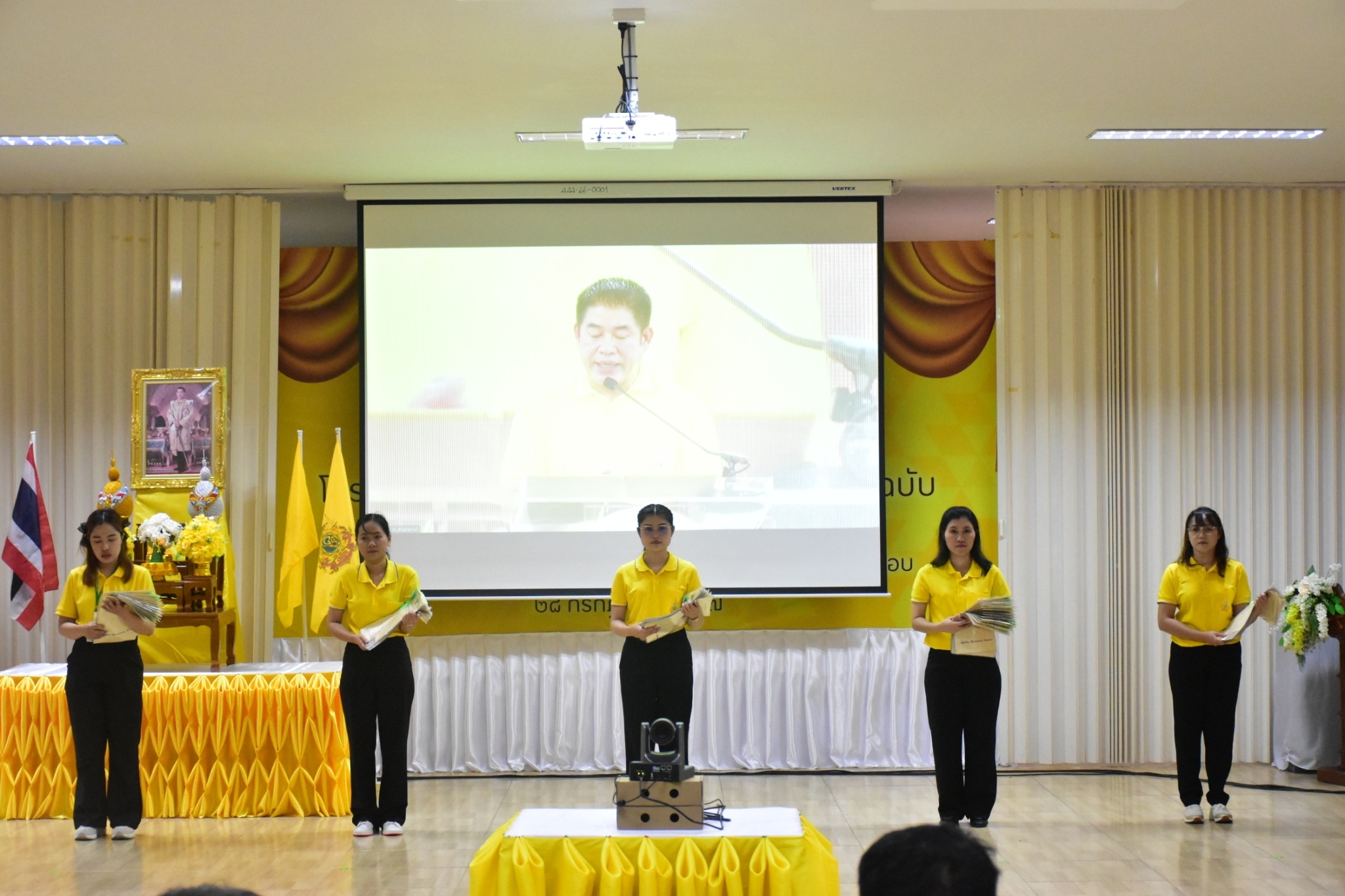 title - วันที่ 15 กรกฎาคม 2567 ร้อยเอกธรรมนัส พรหมเผ่า รัฐมนตรีว่าการกระทรวงเกษตรและสหกรณ์ เปิดงานโครงการมอบโฉนดเพื่อการเกษตร 72,000 ฉบับ เฉลิมพระเกียรติพระบาทสมเด็จพระเจ้าอยู่หัว เนื่องในโอกาสพระราชพิธีมหามงคลเฉลิมพระชนมพรรษา 6 รอบ 28 กรกฎาคม 2567